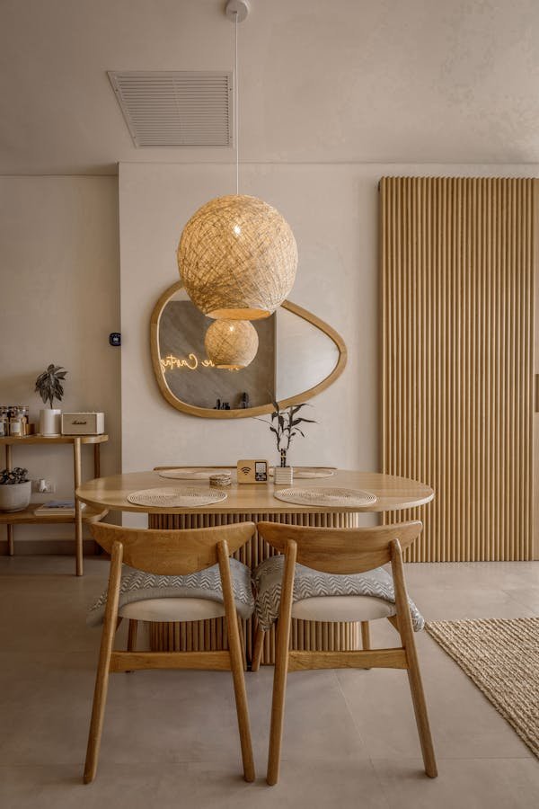 Découvrez les tendances du mobilier et luminaires design en boutique