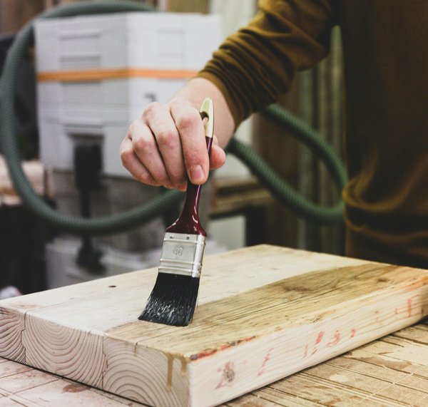 Huile bois pour professionnel : guide des meilleures options